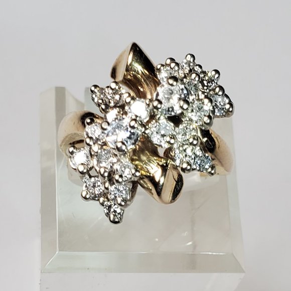 Beautiful design 14K  yellow  gold diamond ring - Picture 3 of 10